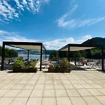 Restaurant Le Au Bord Du Отель Жерарме