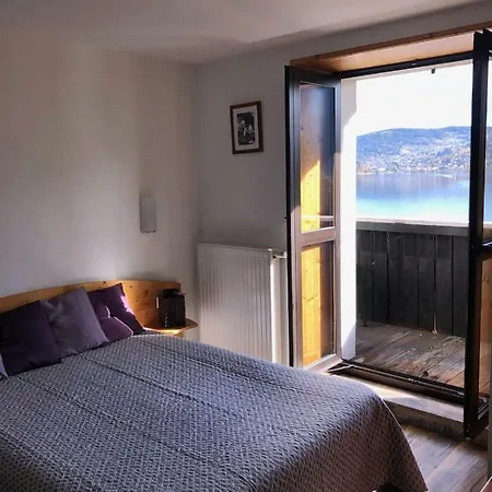 Le Au Bord Du *